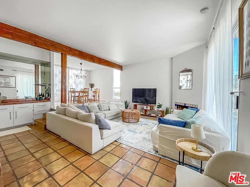 Property photo for 28340 Rey De Copas Ln, Malibu, CA