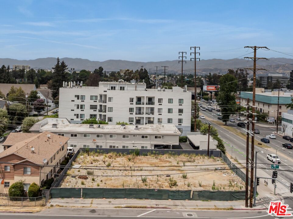 Property photo for 11003 Moorpark St, Los Angeles, CA