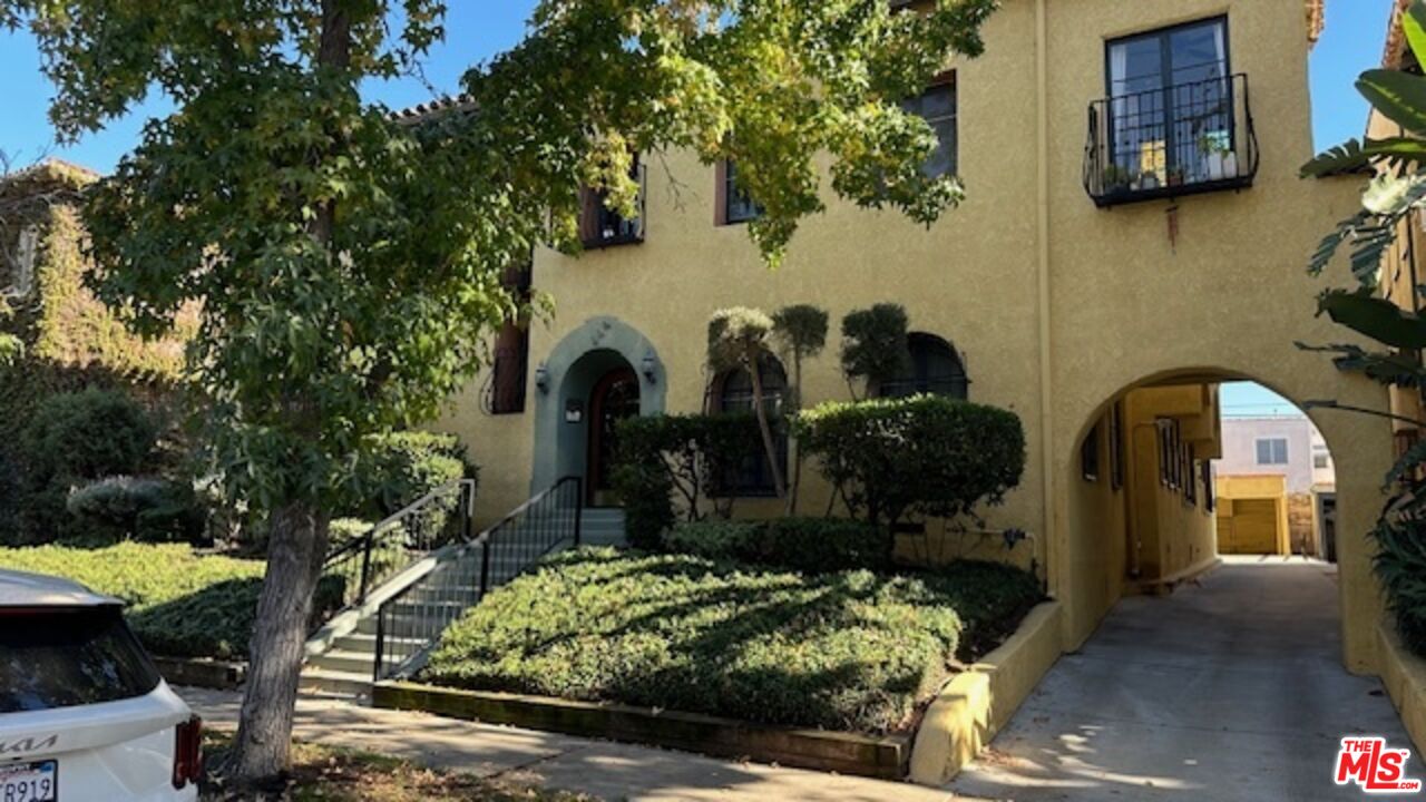 Property photo for 444 N Sycamore Ave, #8, Los Angeles, CA