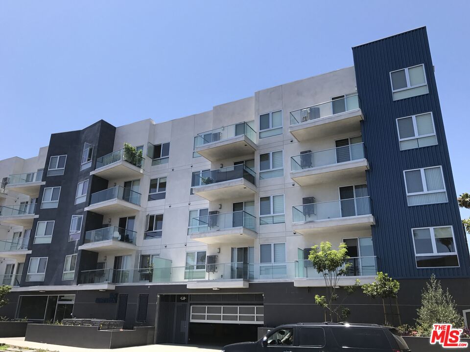 Property photo for 105 S MARIPOSA AVE, #302, Los Angeles, CA