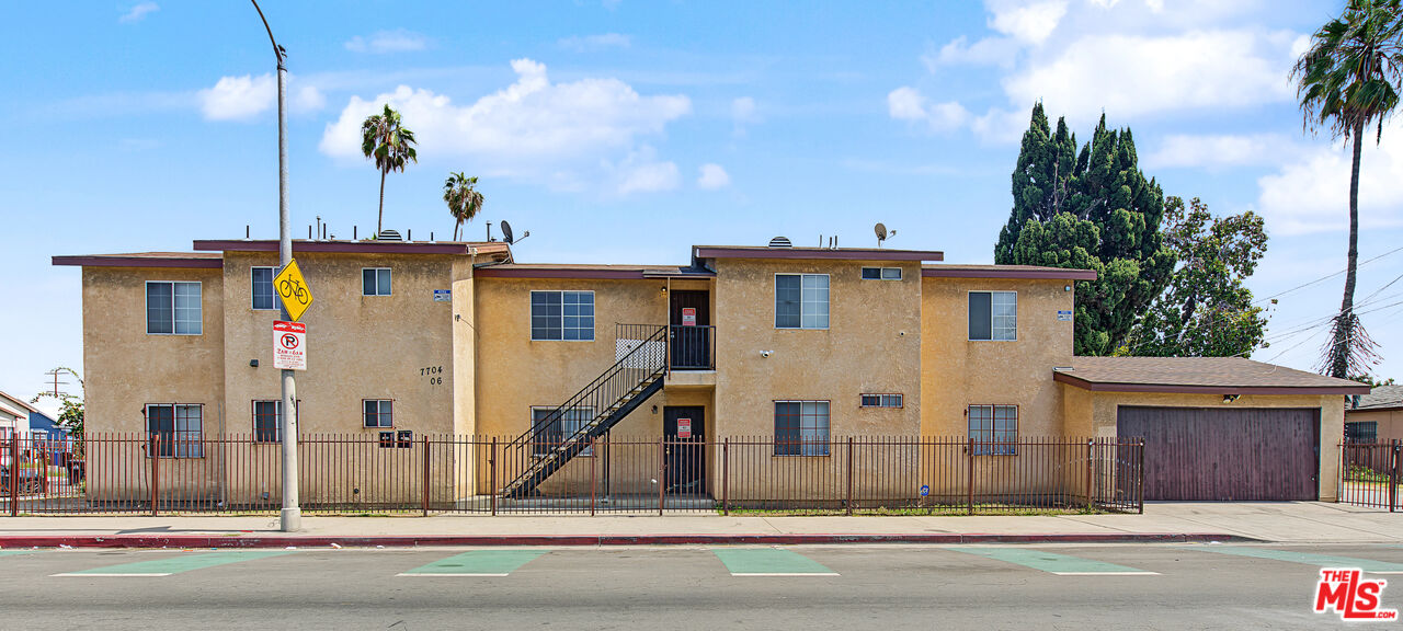 Property photo for 7704 7706 S Grand Ave, #7706, Los Angeles, CA