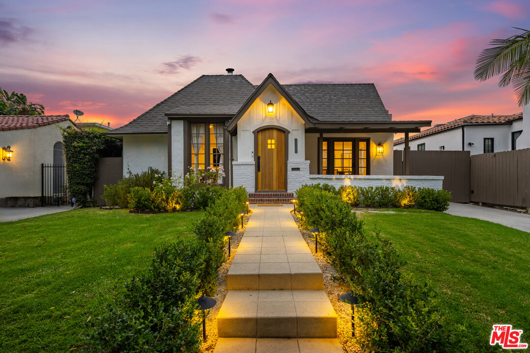 Property photo for 6537 Moore Dr, Los Angeles, CA
