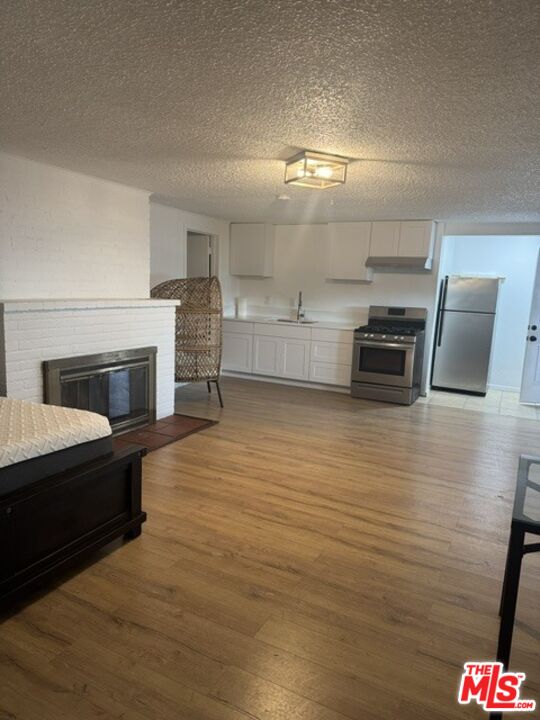 Property photo for 4933 Presidio Dr, Los Angeles, CA