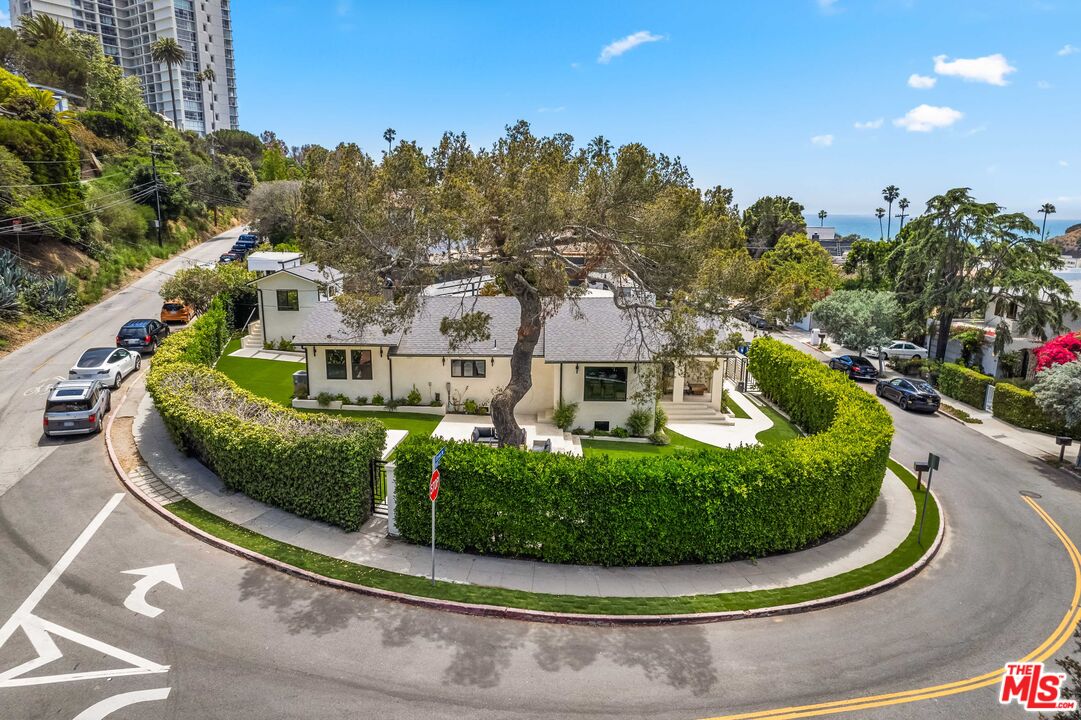 Property photo for 266 Mabery Rd, Santa Monica, CA