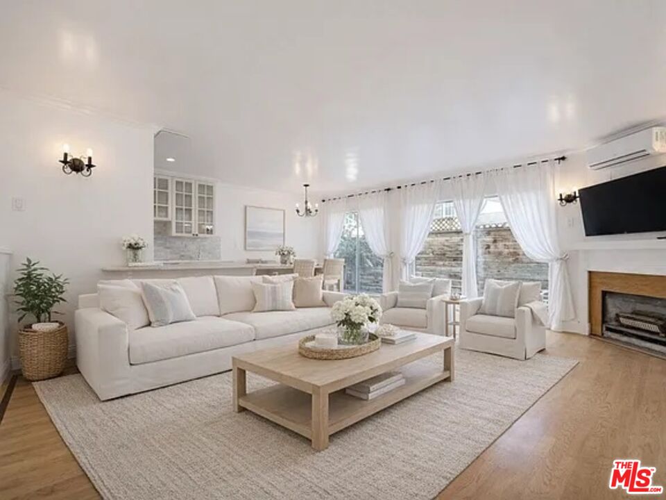 Property photo for 1141 19th St, Santa Monica, CA