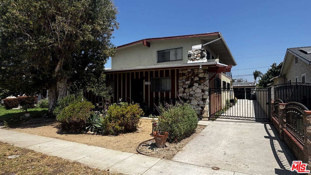 Property photo for 309 W Buckthorn St, #1, Inglewood, CA