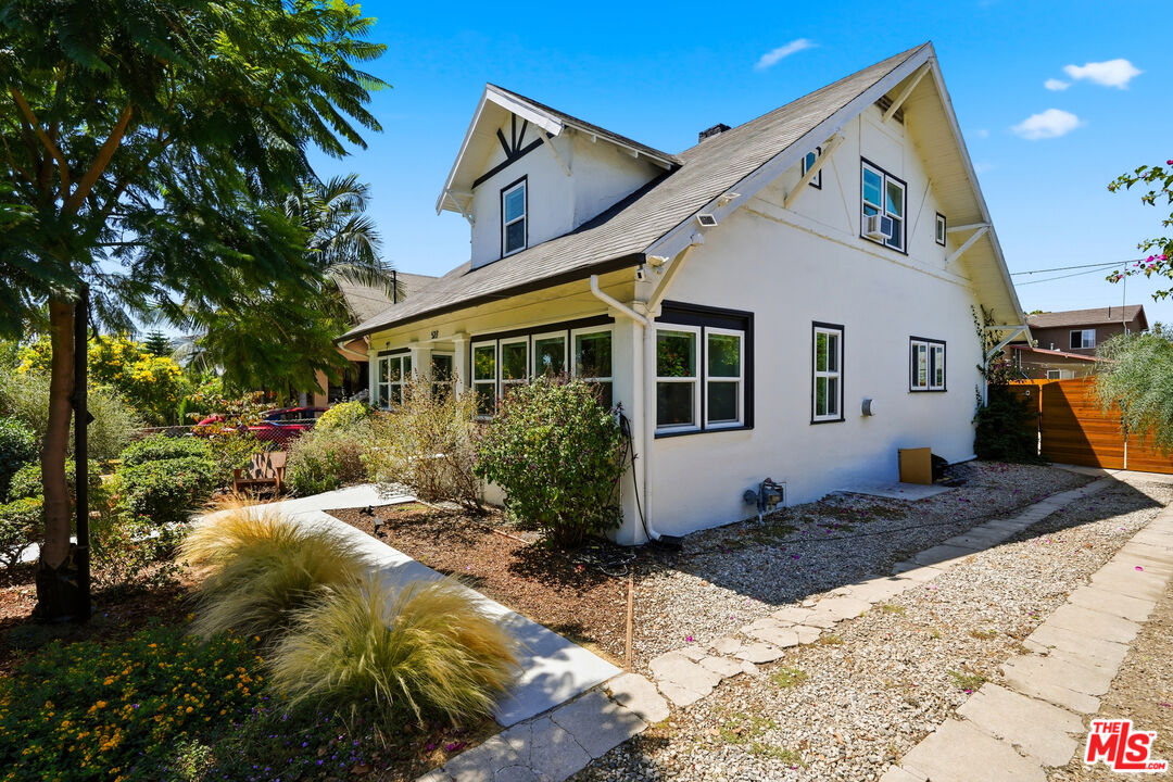 Property photo for 527 W 52nd St, Los Angeles, CA