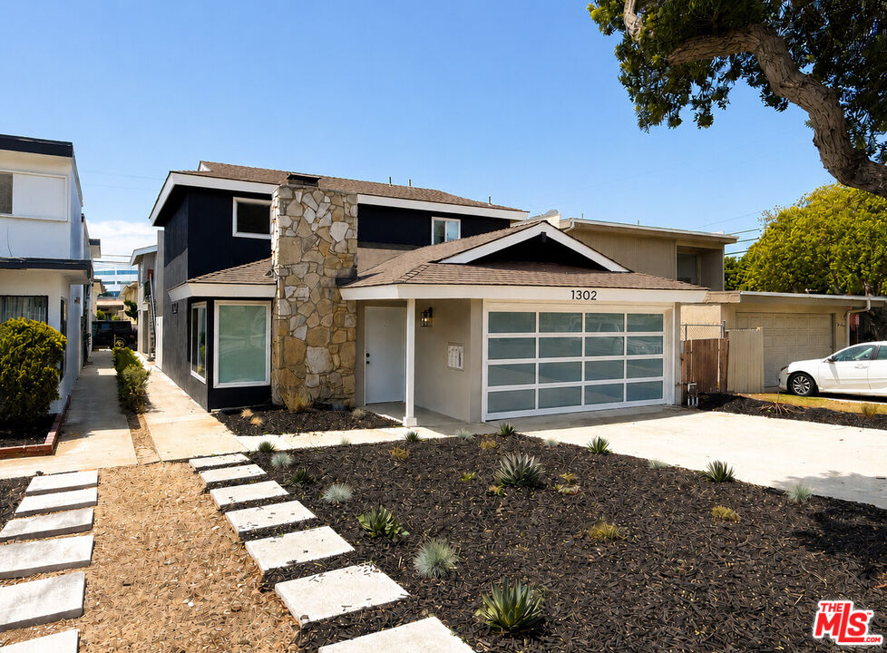 Property photo for 1302 Amethyst St, Redondo Beach, CA