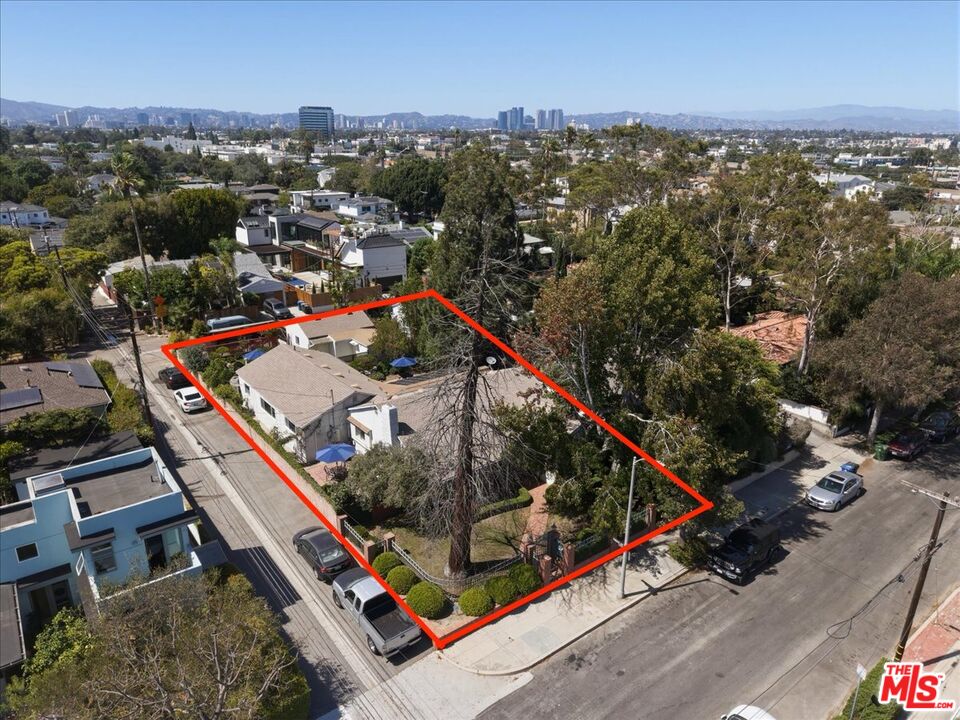 Property photo for 11359 Biona Dr, Los Angeles, CA