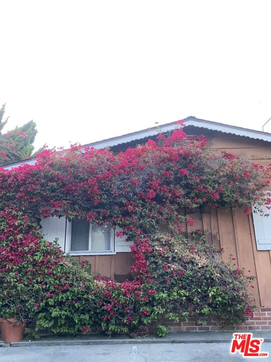 Property photo for 11317 1/2 Iowa Ave, Los Angeles, CA