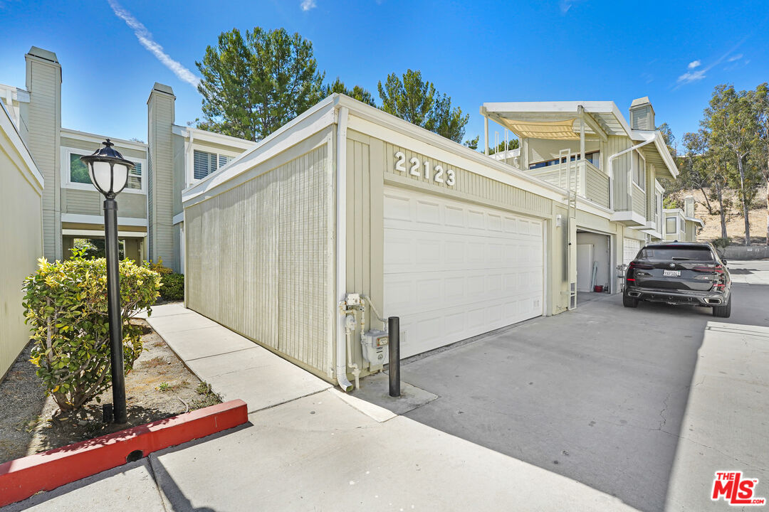 Property photo for 22123 Burbank Blvd, #2, Los Angeles, CA