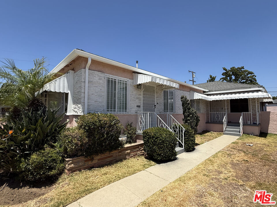Property photo for 5908 S Fairfax Ave, Los Angeles, CA