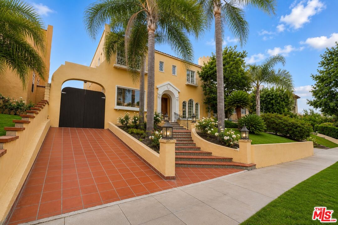 Property photo for 439 S Beverwil Dr, Beverly Hills, CA