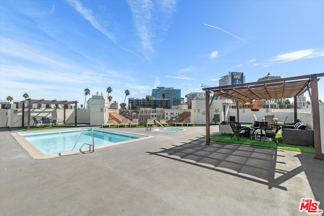 Property photo for 620 S Gramercy Pl, #327, Los Angeles, CA