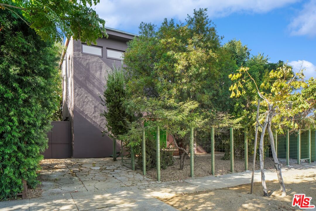 Property photo for 2311 Louella Ave, Venice, CA