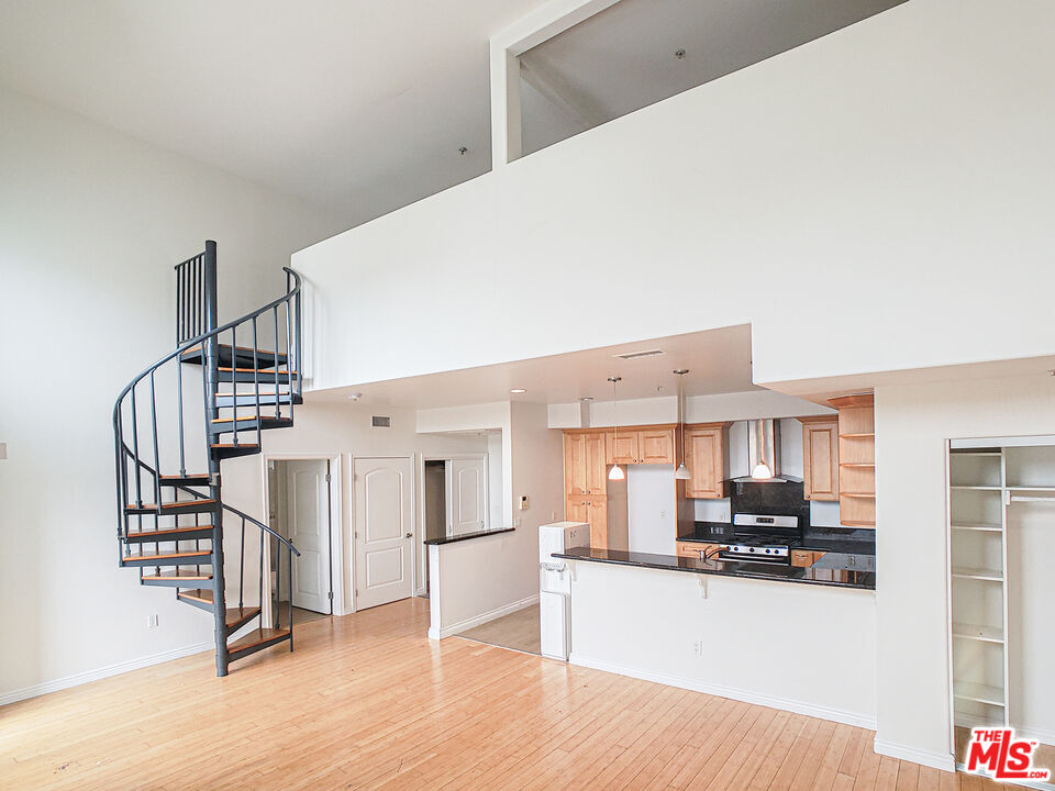 Property photo for 1042 S Kingsley Dr, #PH2, Los Angeles, CA