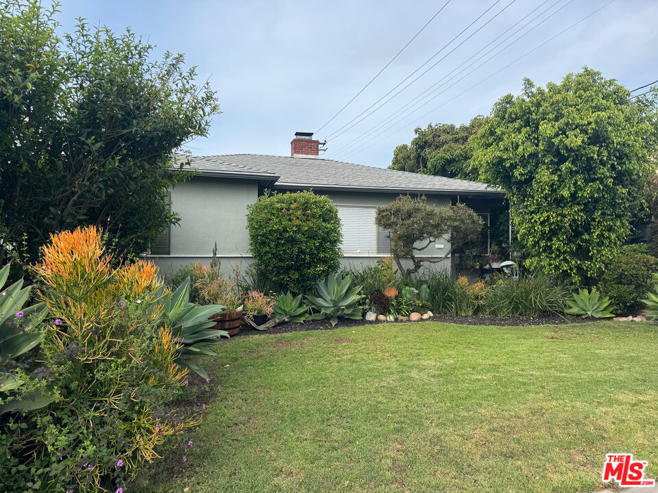 Property photo for 2210 24th St, Santa Monica, CA