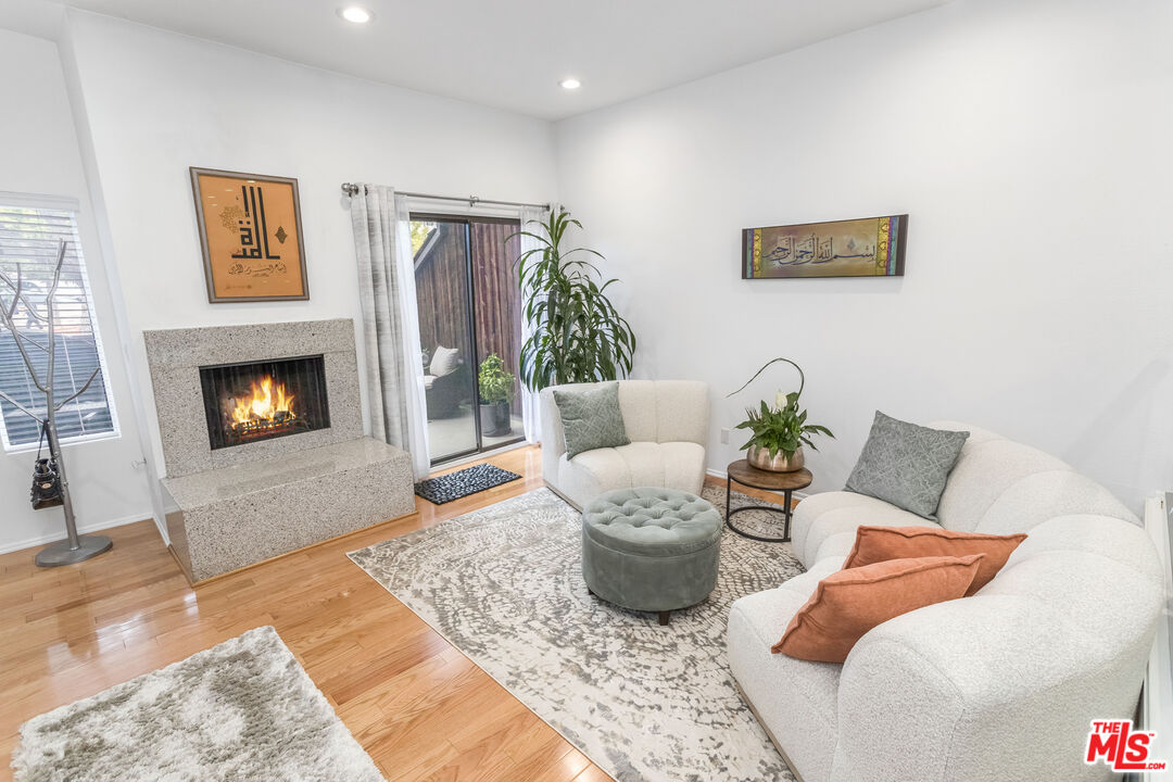Property photo for 802 WASHINGTON AVE, Santa Monica, CA