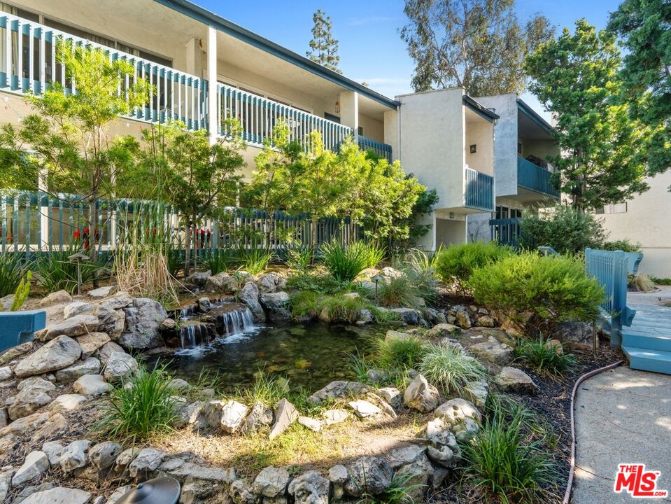 Property photo for 647 S Prospect Ave, #202, Redondo Beach, CA