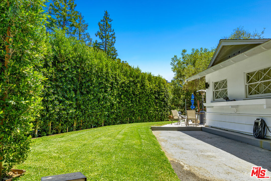 Property photo for 2485 Benedict Canyon Dr, Los Angeles, CA