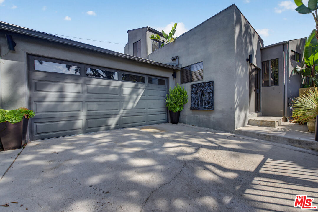Property photo for 1727 Delaware Ave, Santa Monica, CA