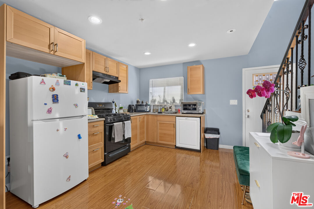 Property photo for 14618 Gilmore St, #4, Los Angeles, CA