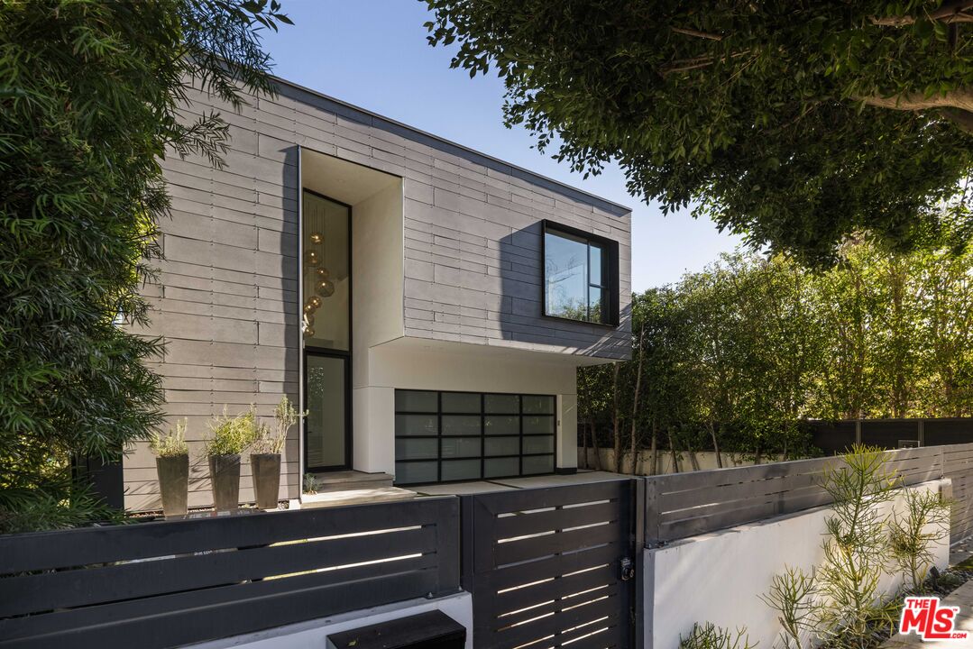 Property photo for 462 N Croft Ave, Los Angeles, CA