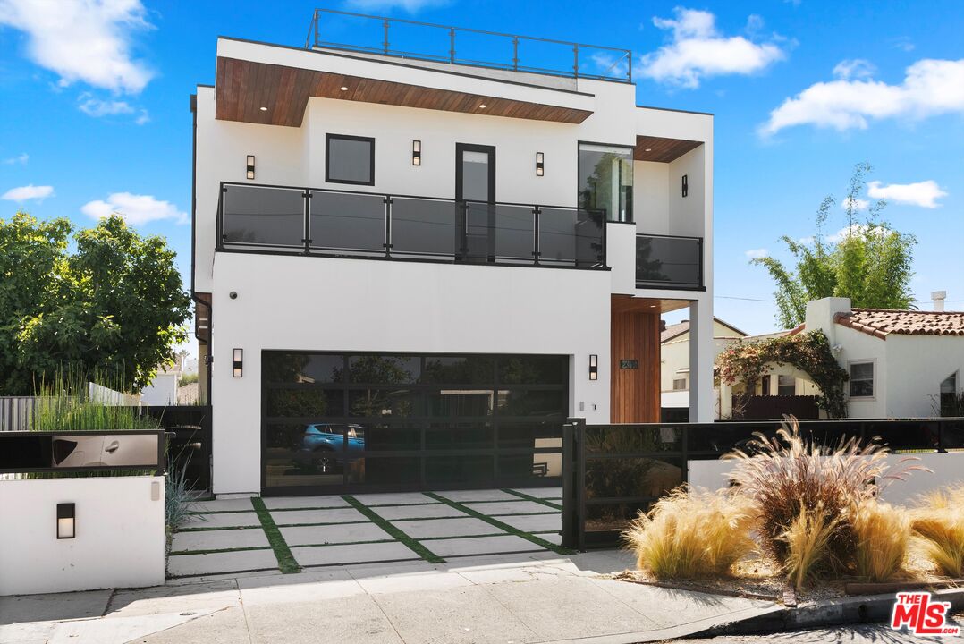 Property photo for 2319 Penmar Ave, Venice, CA