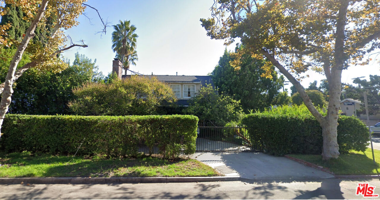 Property photo for 5904 Mammoth Ave, Los Angeles, CA
