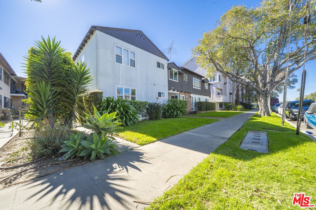 Property photo for 12012 Washington Pl, #7, Los Angeles, CA