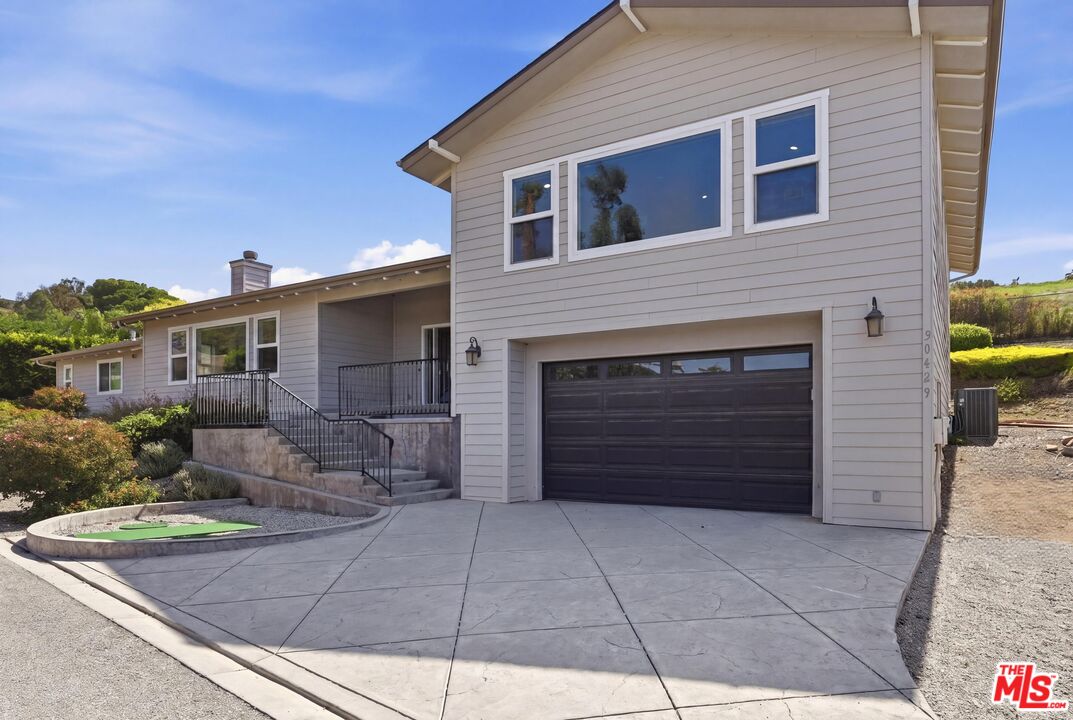 Property photo for 30429 Morning View Dr, Malibu, CA