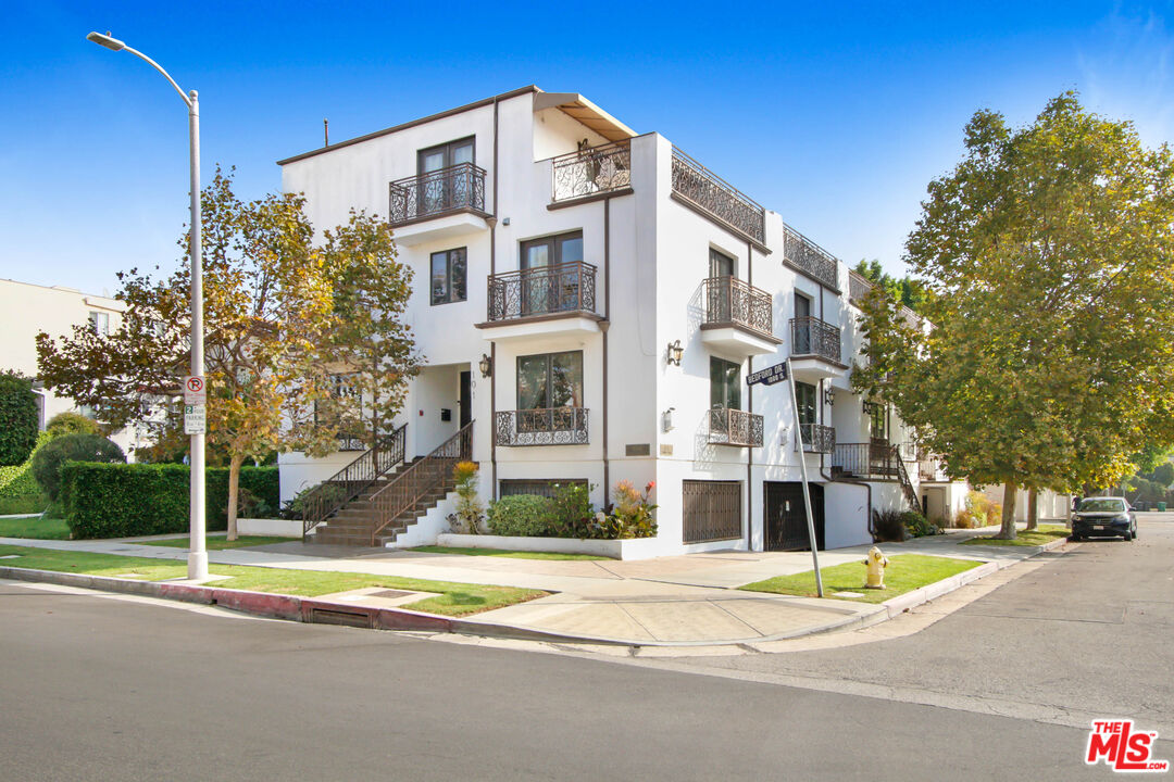 Property photo for 1096 S Bedford Dr, #102, Los Angeles, CA