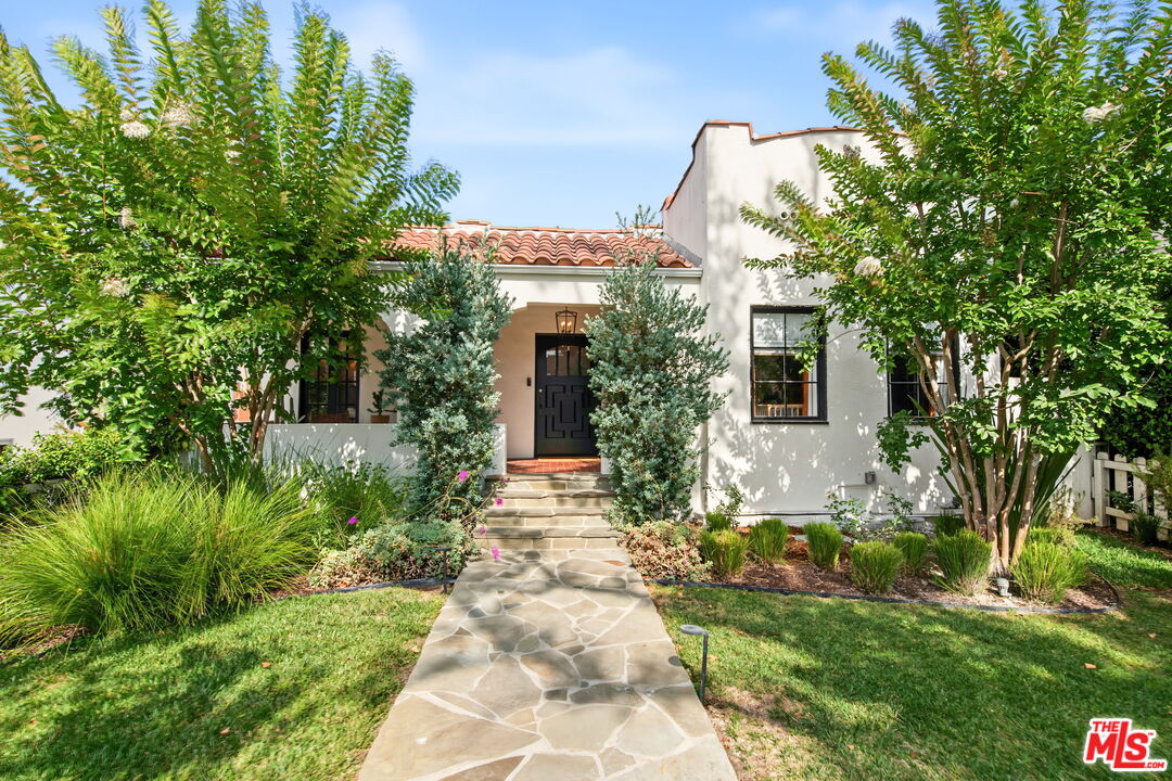 Property photo for 348 N Citrus Ave, Los Angeles, CA