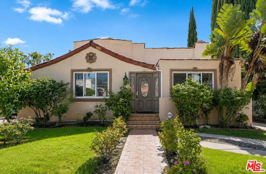 Property photo for 138 N Hamel Dr, Beverly Hills, CA