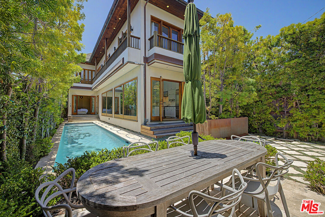 Property photo for 1310 Riviera Ave, Venice, CA