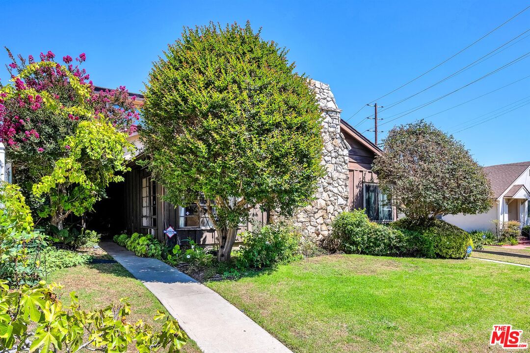 Property photo for 1766 Midvale Ave, Los Angeles, CA