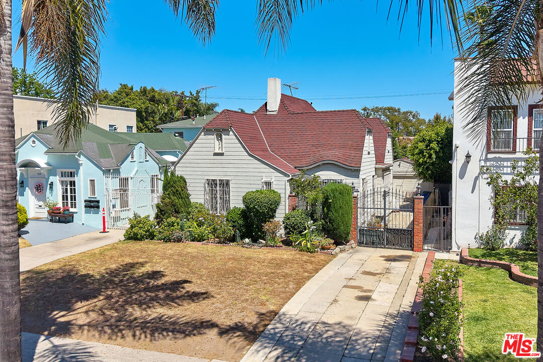 Property photo for 810 S Norton Ave, Los Angeles, CA