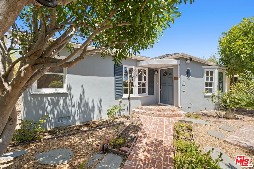 Property photo for 2001 Pearl St, Santa Monica, CA