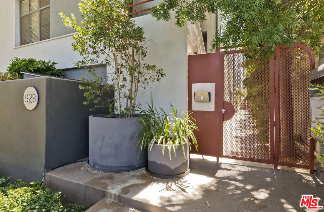 Property photo for 928 7th St, #3, Santa Monica, CA