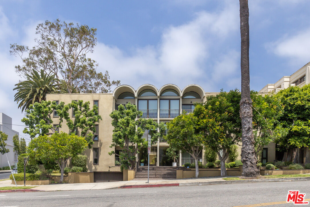 Property photo for 11789 Montana Ave, #9, Los Angeles, CA