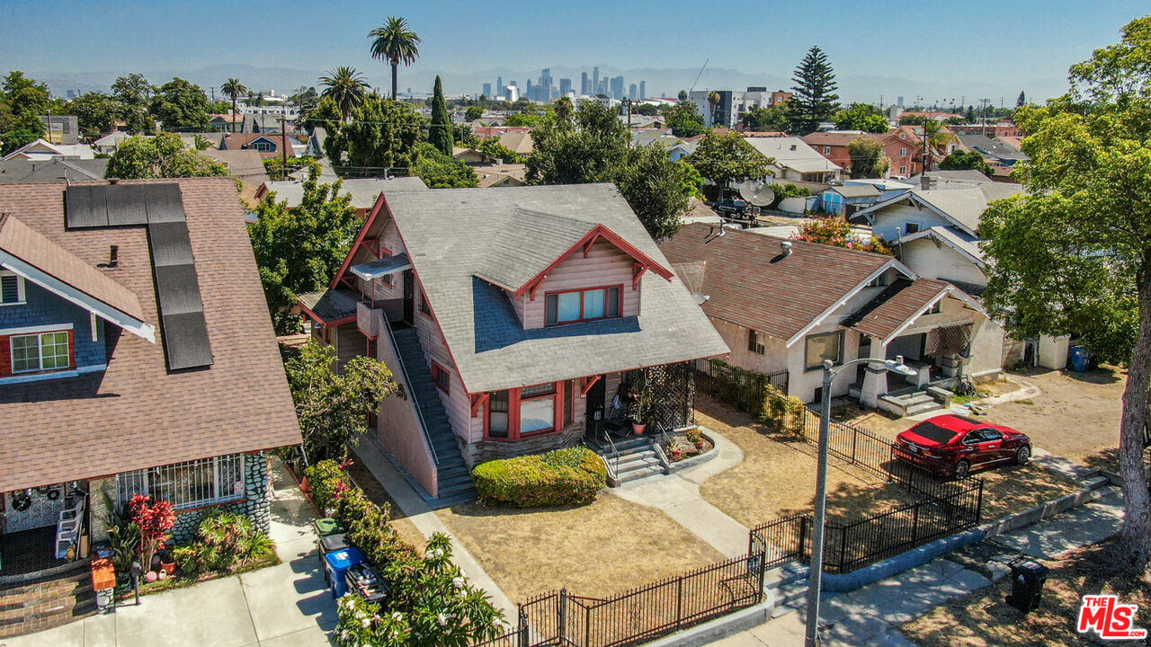 Property photo for 1111 W 47th St, Los Angeles, CA