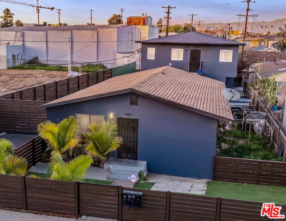 Property photo for 945 W 76th St, Los Angeles, CA