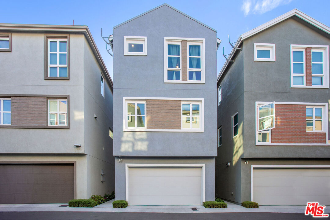 Property photo for 2700 E Chaucer St, #30, Los Angeles, CA