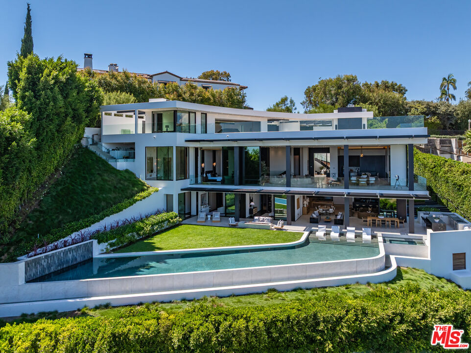 Property photo for 9364 Beverly Crest Dr, Los Angeles, CA