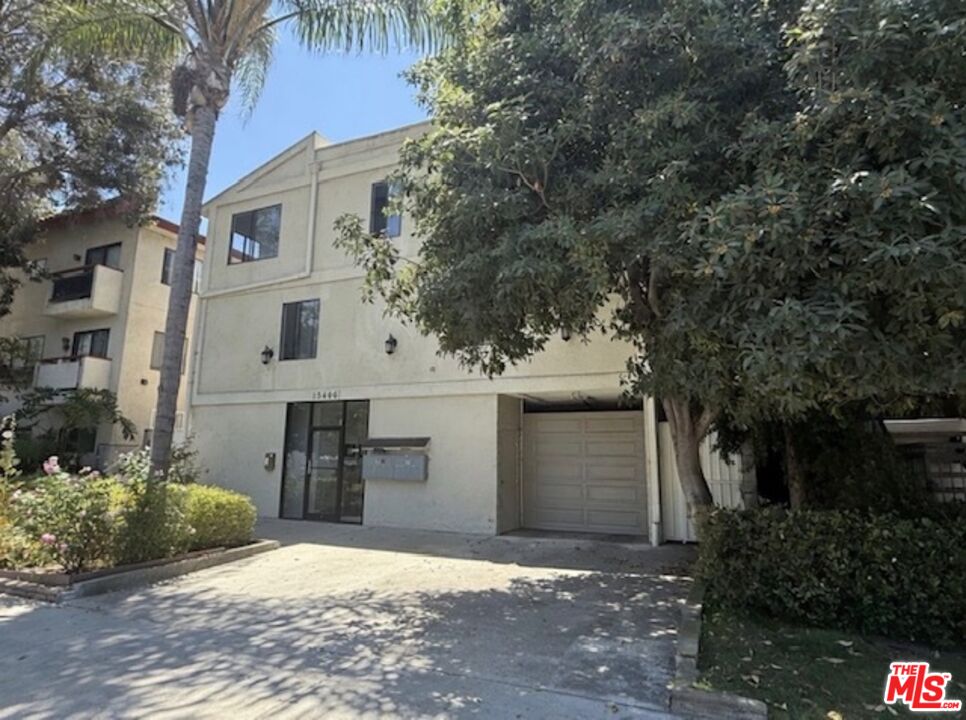 Property photo for 13406 Moorpark St, #102, Los Angeles, CA