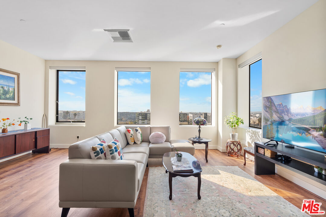 Property photo for 3810 Wilshire Blvd, #712, Los Angeles, CA