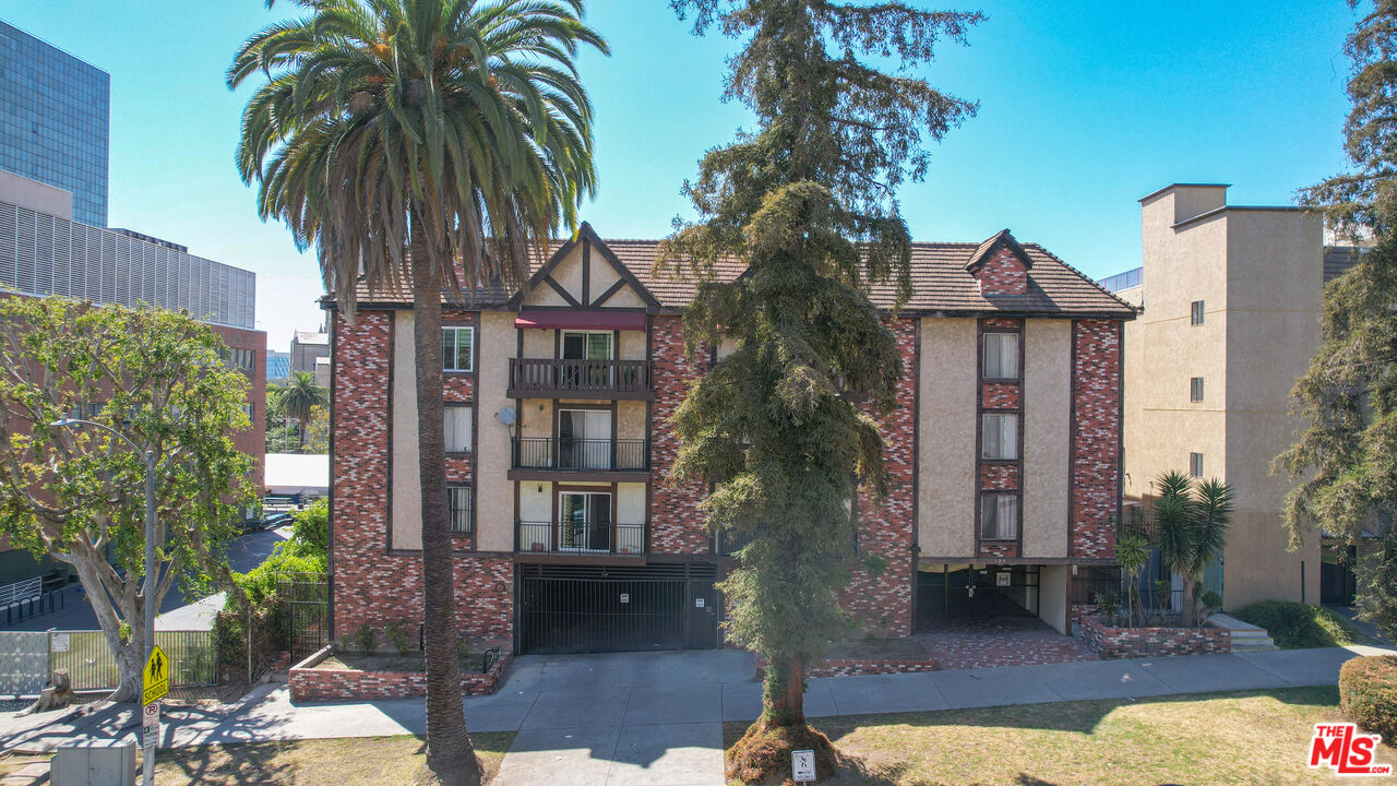 Property photo for 525 La Fayette Park Pl, #115, Los Angeles, CA