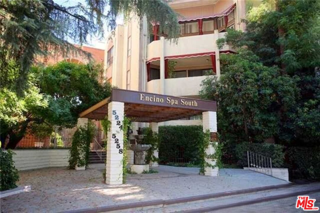 Property photo for 5224 Yarmouth Ave, #3, Los Angeles, CA
