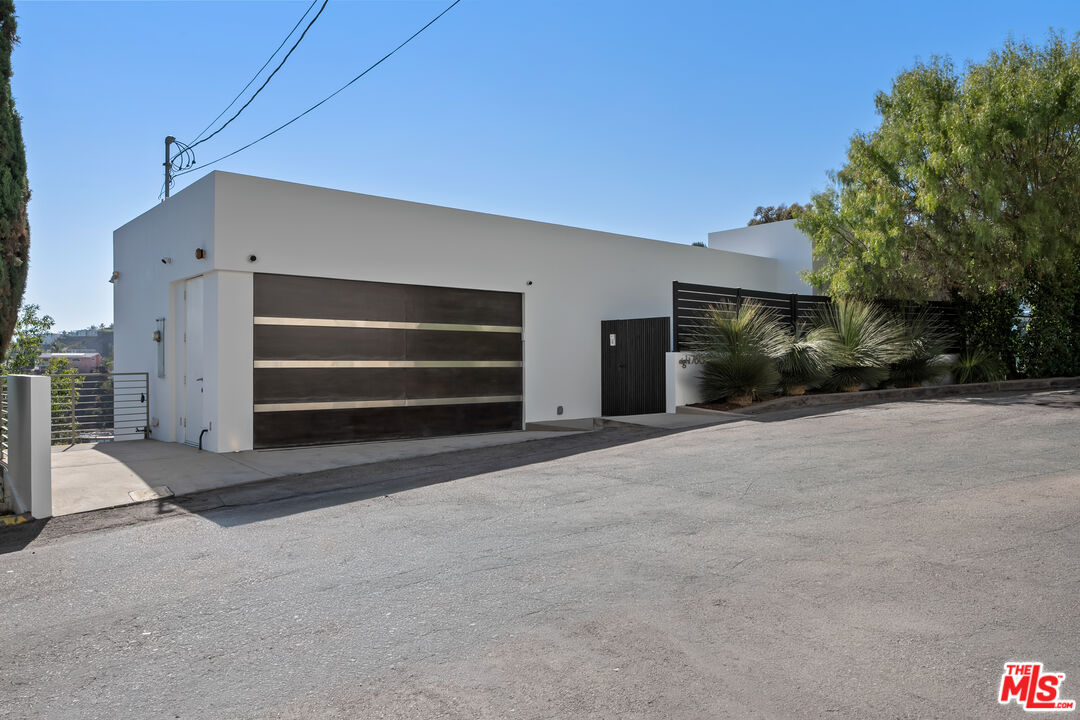 Property photo for 8760 Hollywood Blvd, Los Angeles, CA