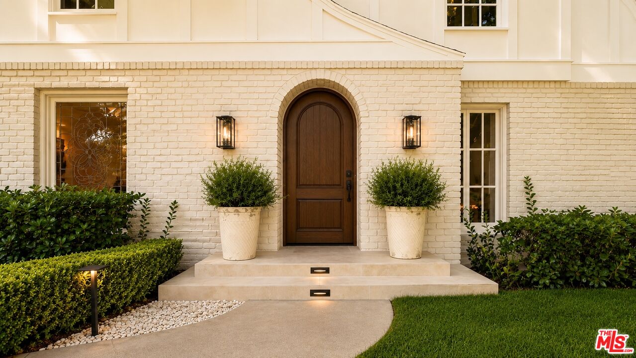 Property photo for 612 N Bedford Dr, Beverly Hills, CA